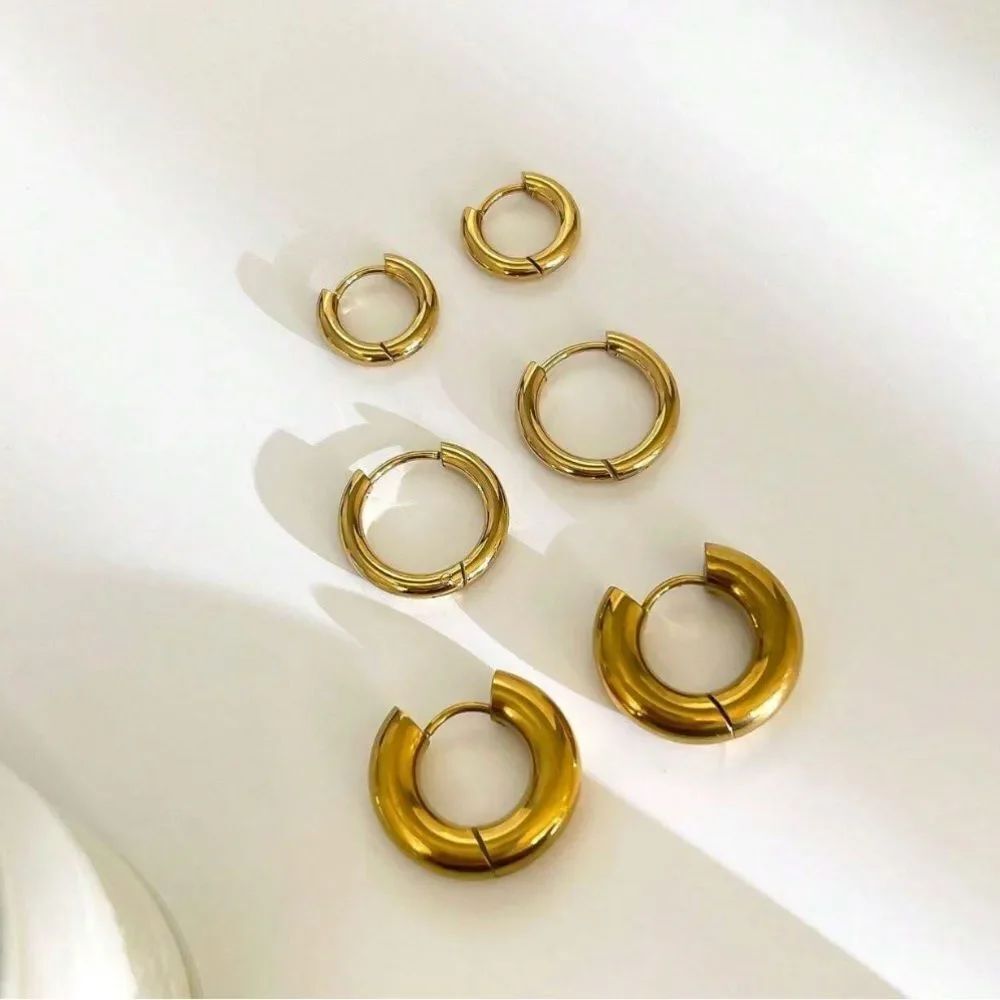Gold Hoop Earring Set Q413